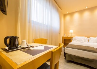 habitación discreta por horas en Barcelona | Vista dormitorio